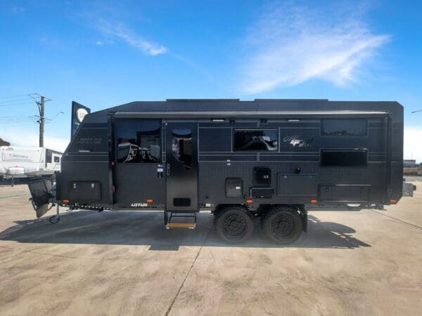  Motorhomes and Camper Trailers