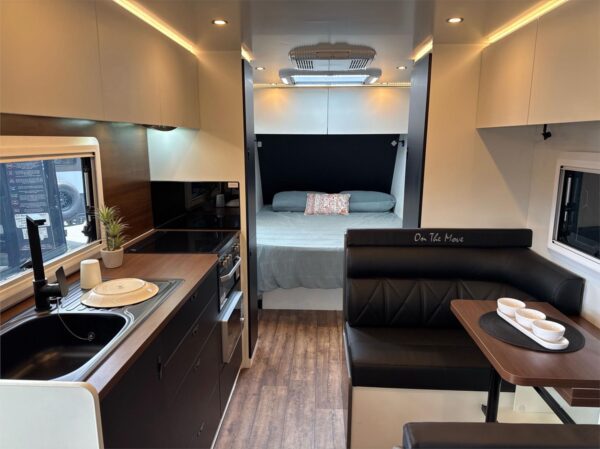  Motorhomes and Camper Trailers
