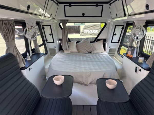  Motorhomes and Camper Trailers