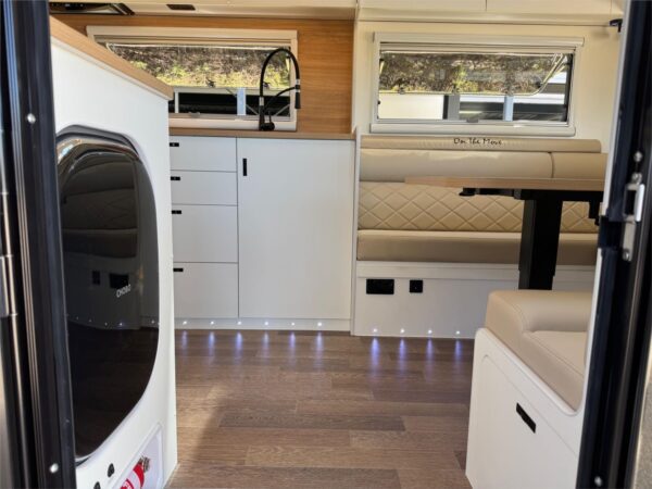  Motorhomes and Camper Trailers