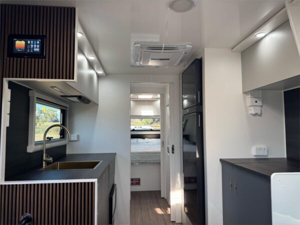  Motorhomes and Camper Trailers