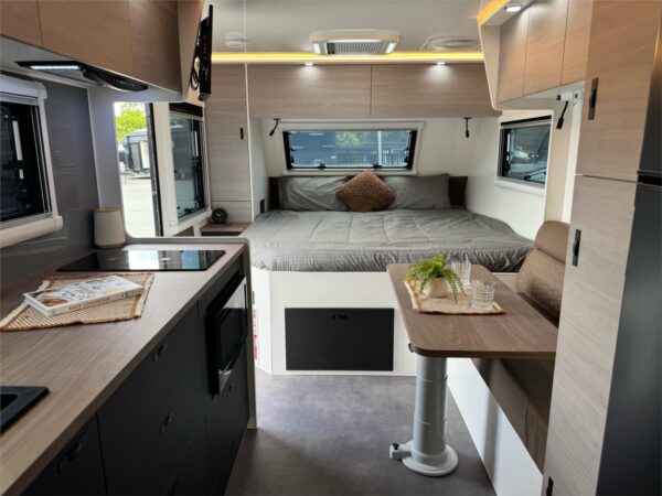  Motorhomes and Camper Trailers